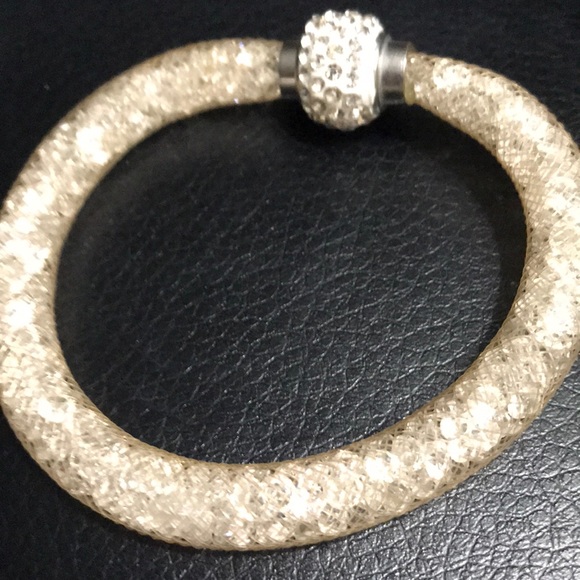 NWOT IRIDESCENT BRACELET/Crystals/Magnetic clasp - Picture 1 of 3